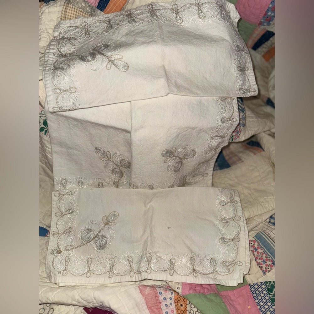 Vintage Handmade Embroidered Linen Napkins Set of 4